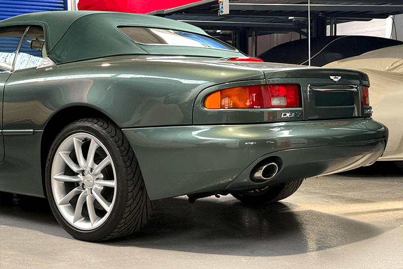 Aston Martin DB7 VANTAGE exterior view