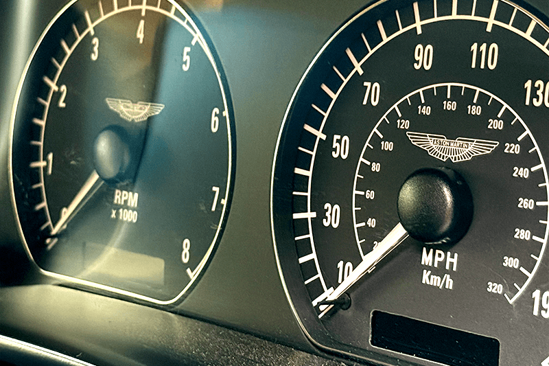 Aston Martin DB7 VANTAGE exterior view