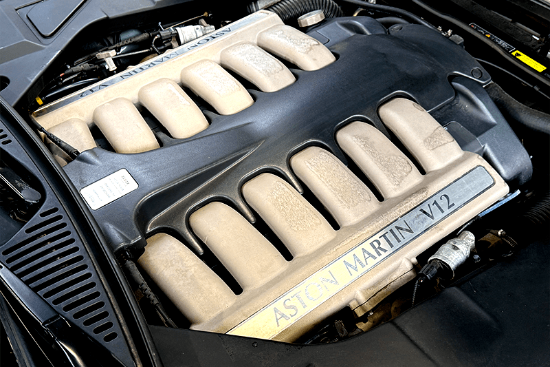 Aston Martin DB7 VANTAGE exterior view