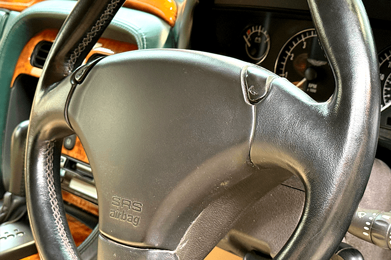 Aston Martin DB7 VANTAGE exterior view