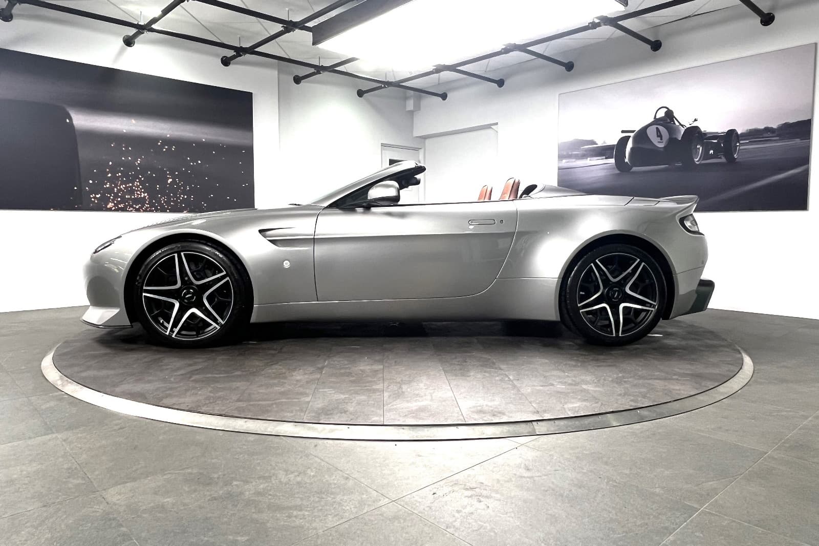 Aston Martin V12 VANTAGE V600 exterior view