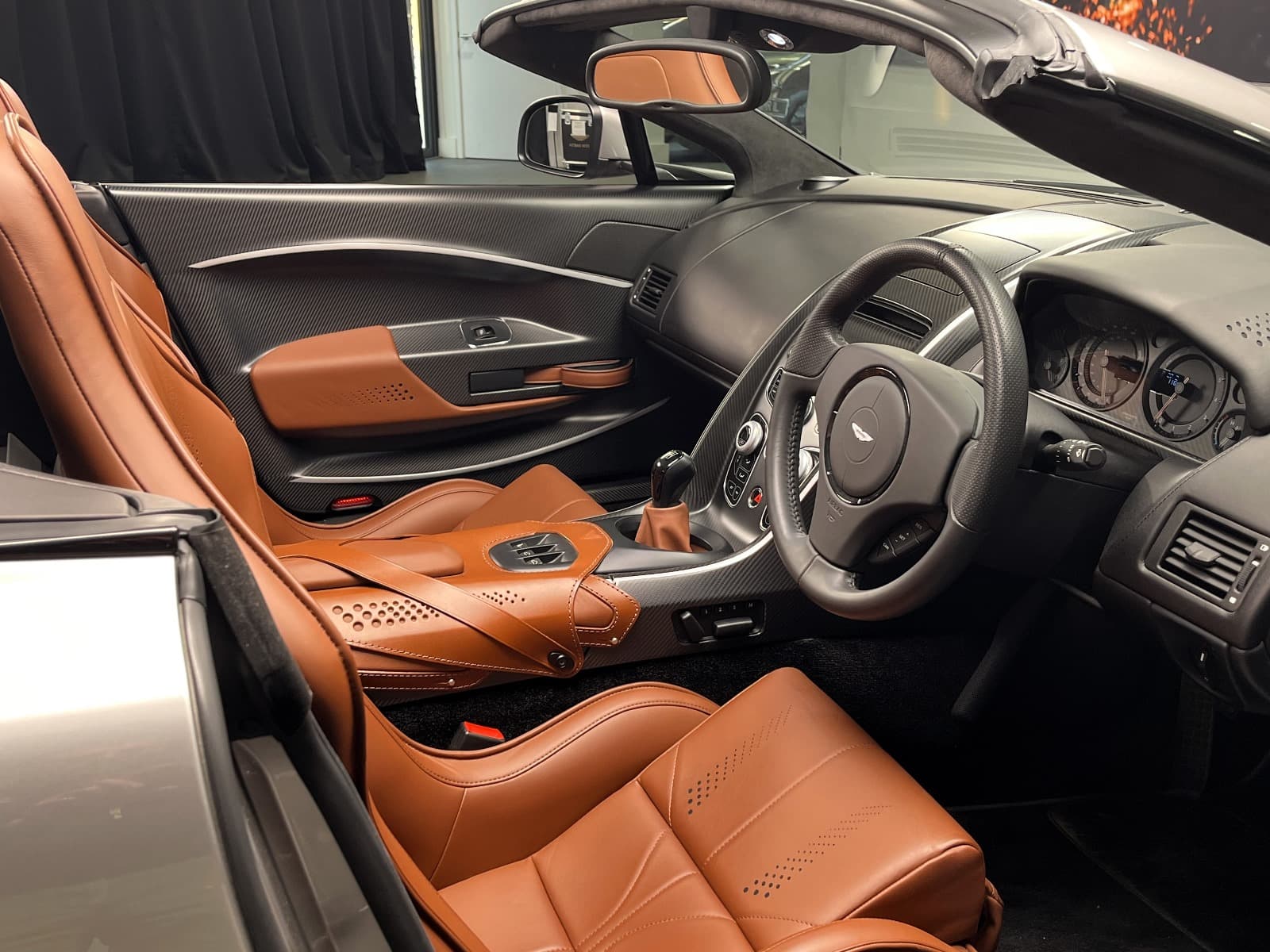 Aston Martin V12 VANTAGE V600 exterior view