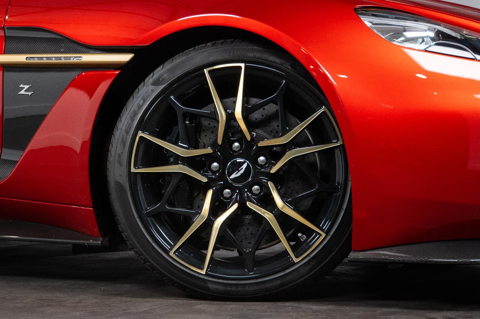 Aston Martin Vanquish Zagato Shooting Brake exterior view